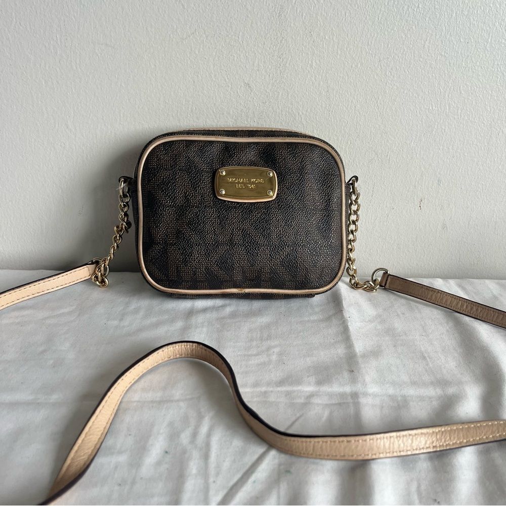 MICHAEL KORS Signature Brown Jet Set Monogram Zip Crossbody Bag